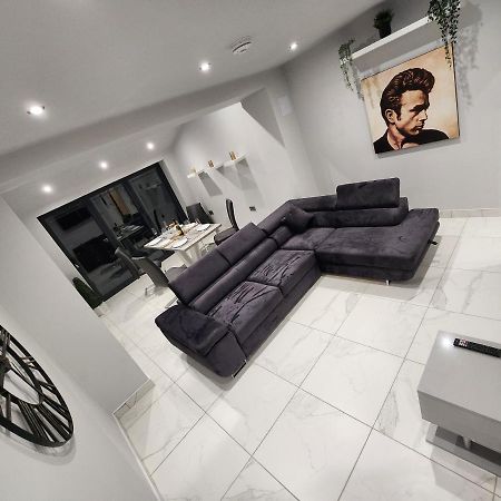 Billie Island Apartments Slaithwaite Bagian luar foto